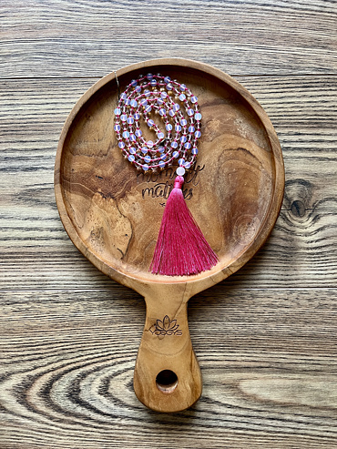 YOGGYS meditační mala - Opalit a Křišťál PINK se stříbrným logem (Ag 925/1000)
