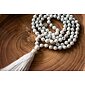 YOGGYS - meditační mala s magnezitem